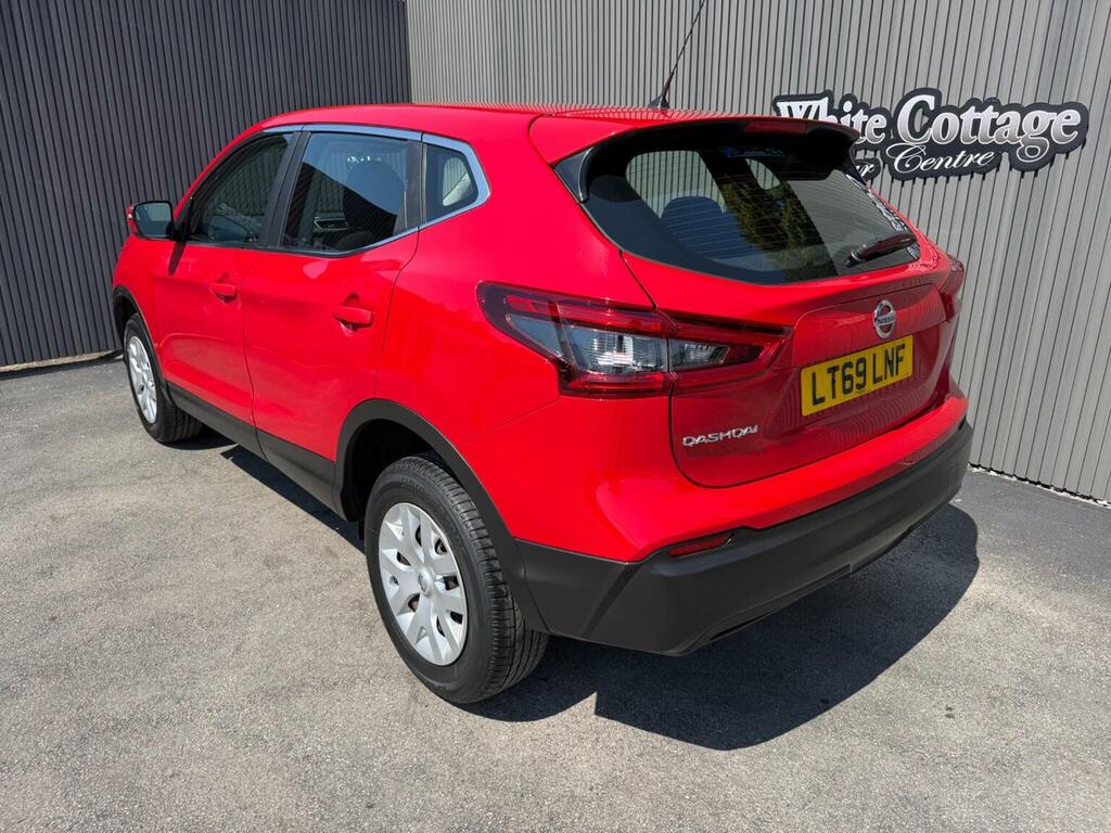 Nissan Qashqai 1.3 Dig-t Visia Euro 6 Ss Red #3
