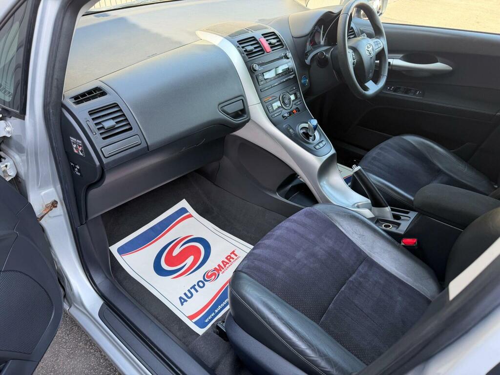 Toyota Auris 1.8 T Spirit 99 Bhp Blue #11