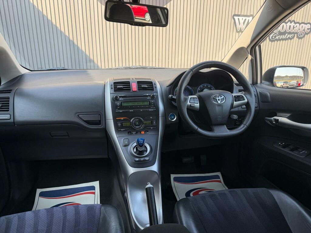 Toyota Auris 1.8 T Spirit 99 Bhp Blue #18