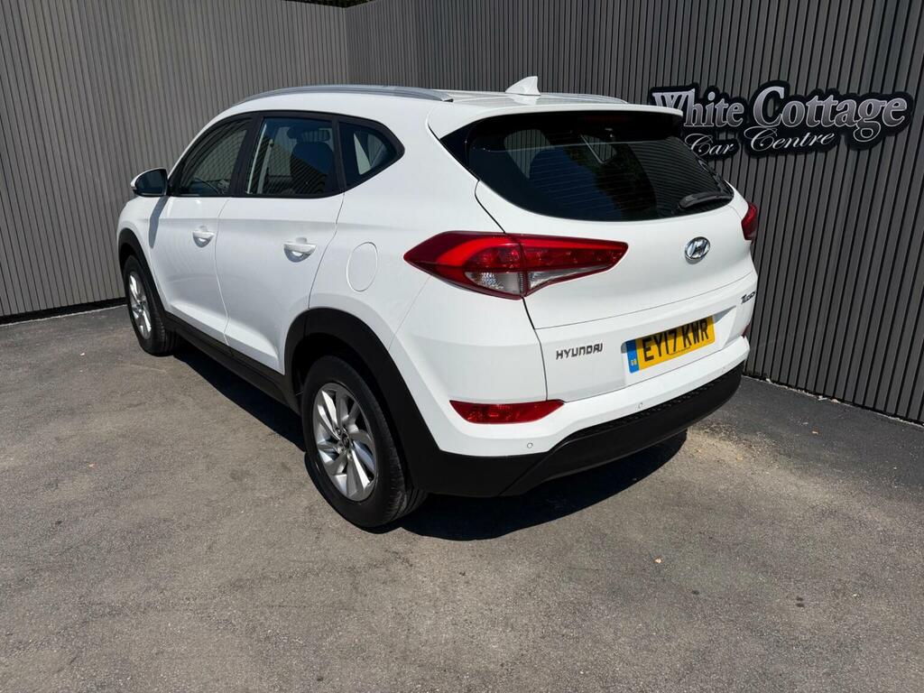 Hyundai Tucson 1.6 Gdi Blue Drive Se Nav Euro 6 Ss EY17KWR White #3