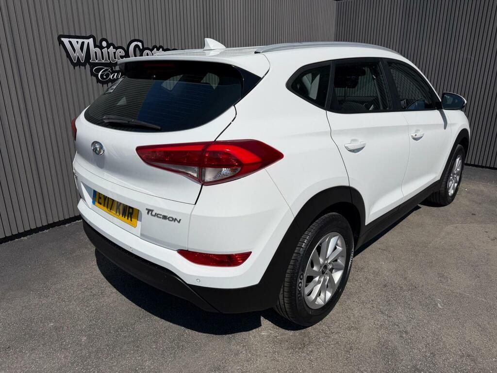 Hyundai Tucson 1.6 Gdi Blue Drive Se Nav Euro 6 Ss EY17KWR White #2