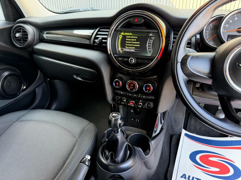 Mini Hatch 1.5 Cooper D Media XL Chili Half Leather Silver #21
