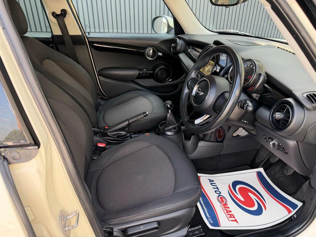 Mini Hatch 1.5 Cooper D Media XL Chili Half Leather Silver #10