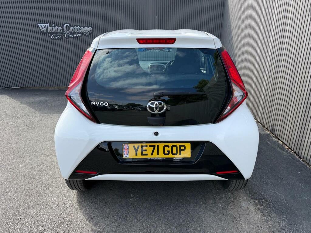 Toyota Aygo 1.0 Vvt-i X-play Euro 6 Ss White #6