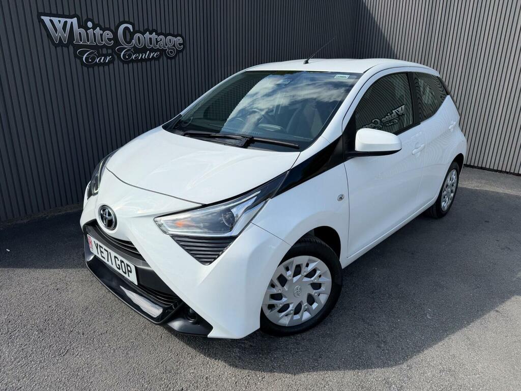 Toyota Aygo 1.0 Vvt-i X-play Euro 6 Ss White #4