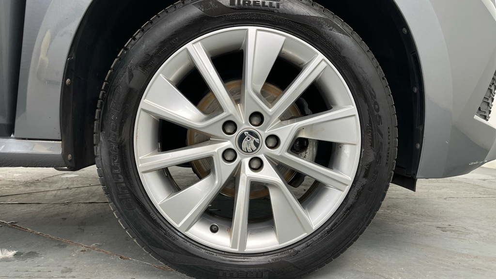 Skoda Kamiq 1.0 Tsi Se Drive Suv Euro 6 Ss DA23XCV Grey #5