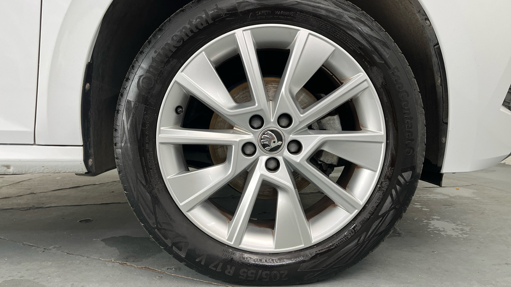Skoda Kamiq 1.0 Tsi Se Suv Euro 6 Ss 110 BJ22OHB White #5