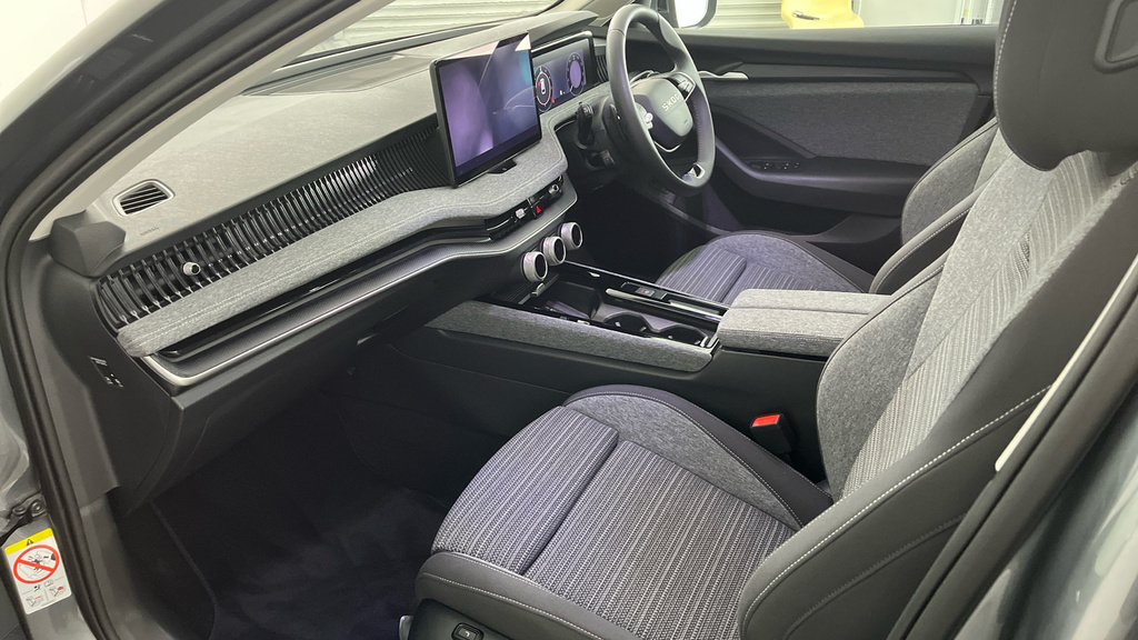 Skoda Superb 1.5 Tsi Iv 25.7Kwh Se Technology Estate EF25OOC Grey #2