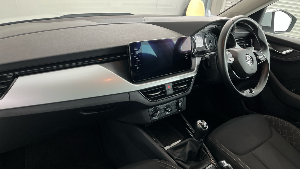 Skoda Kamiq 1.0 Tsi Se Drive Suv Euro 6 Ss White #2