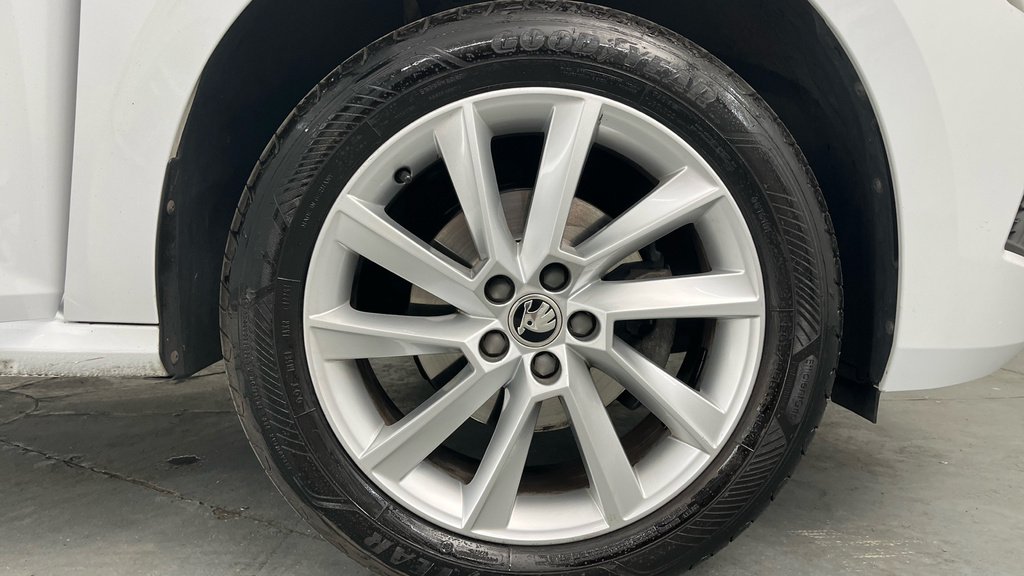 Skoda Kamiq 1.0 Tsi Se Suv Euro 6 Ss 116 YK74VTC White #5