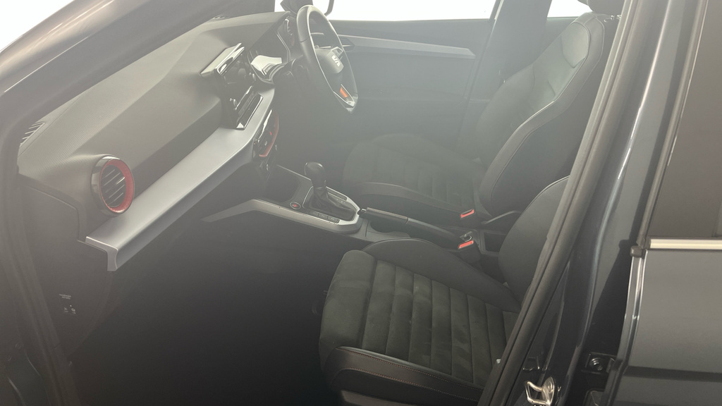 Seat Arona 1.0 Tsi Fr Edition Suv Dsg Euro 6 Ss CF72WGK Grey #2