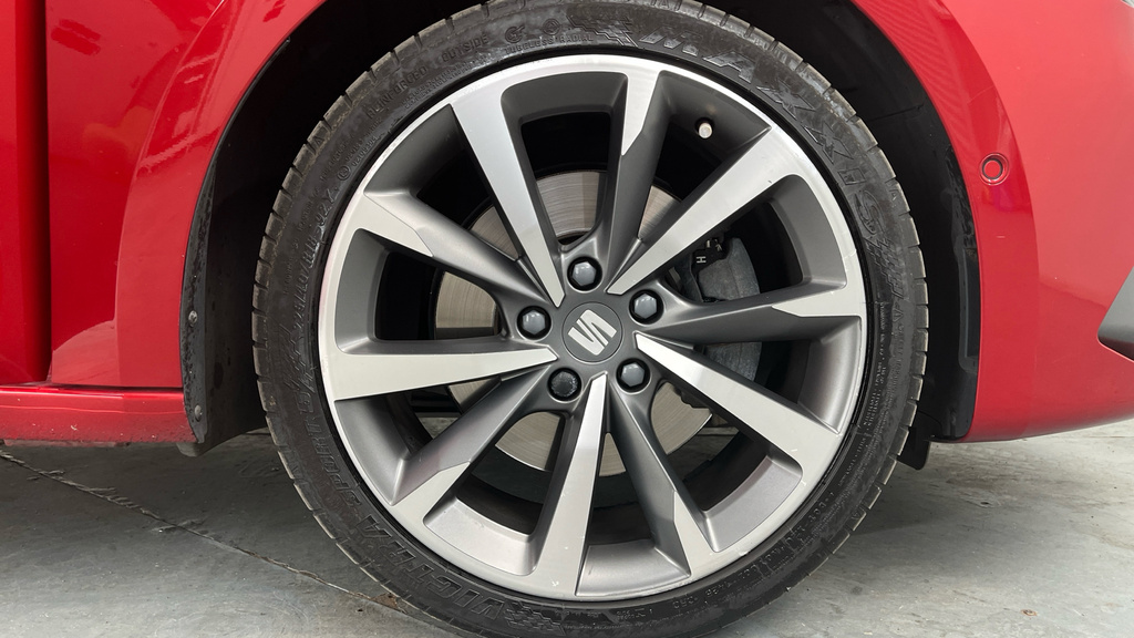 Seat Leon 1.5 Etsi Mhev Fr First Edition Hatchback Petro Red #5