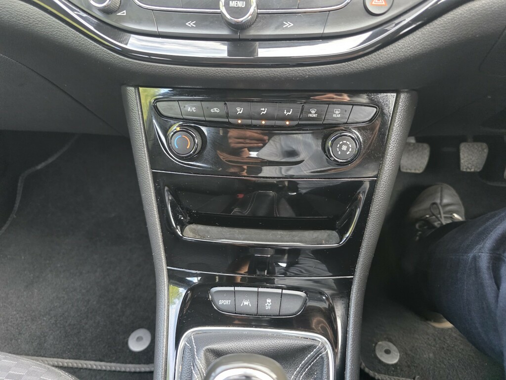Vauxhall Astra 1.4T 16V 150 Sri Nav Silver #18