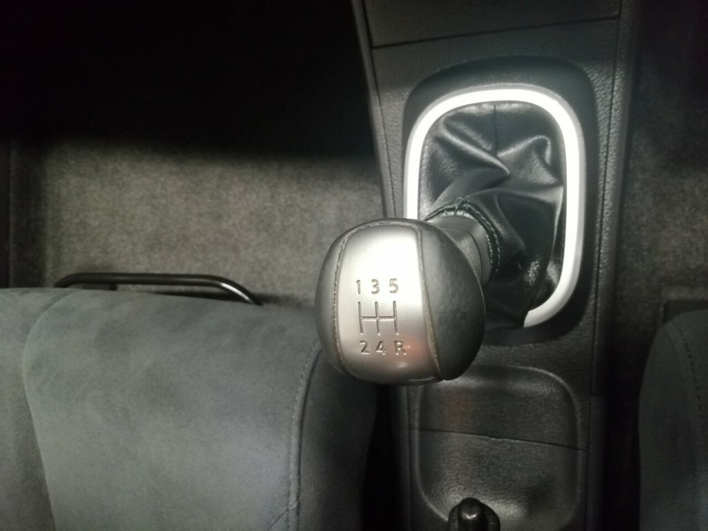 Nissan Tiida 1.6  #14
