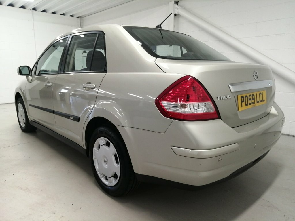 Nissan Tiida Saloon Silver #4