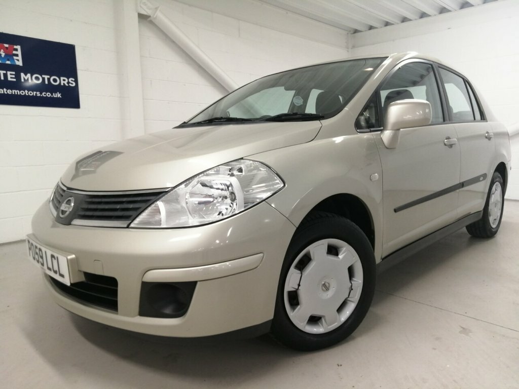Nissan Tiida Saloon Silver #2