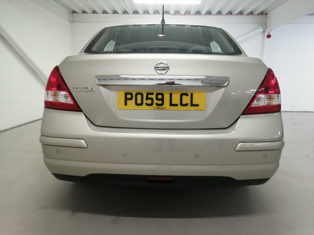 Nissan Tiida Saloon Silver #4