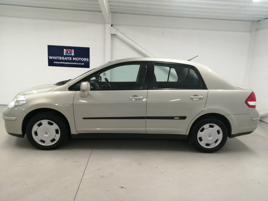 Nissan Tiida Saloon Silver #3