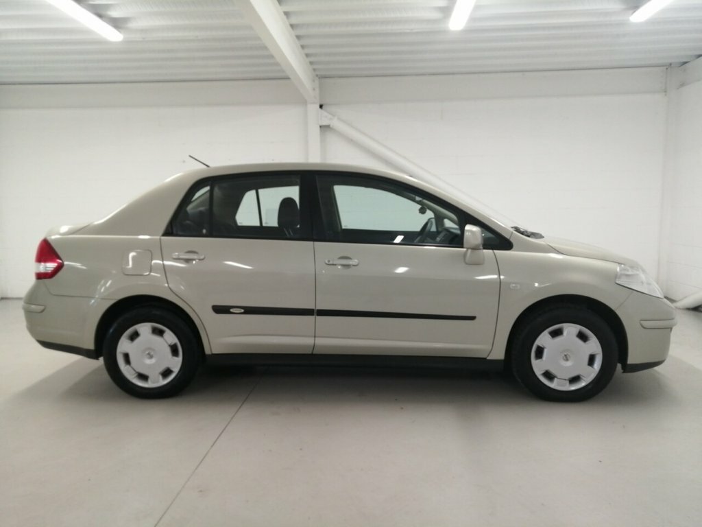 Nissan Tiida 1.6  #18