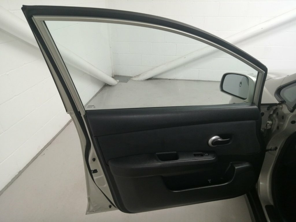 Nissan Tiida 1.6  #31