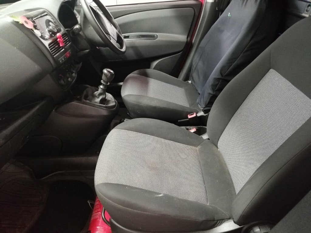 Fiat Doblo Mpv Red #2