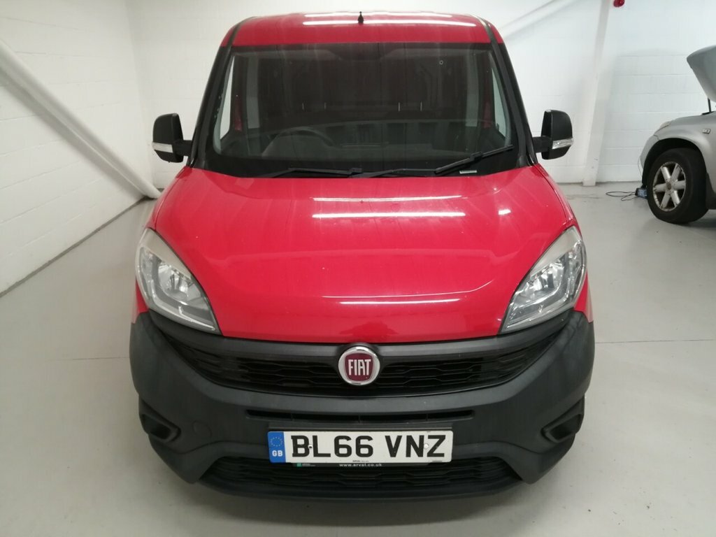 Fiat Doblo Mpv Red #3