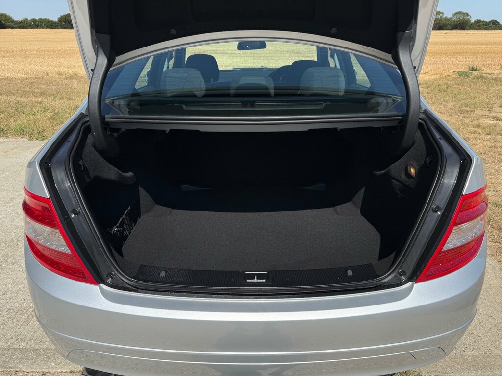 Mercedes-Benz C Class Estate #13
