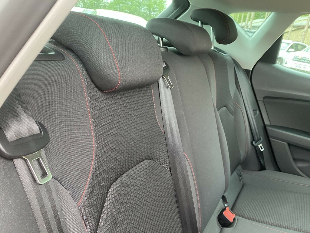 Seat Leon Hatchback 1.5 Tsi Evo Fr 2019 WD19UHU Red #4