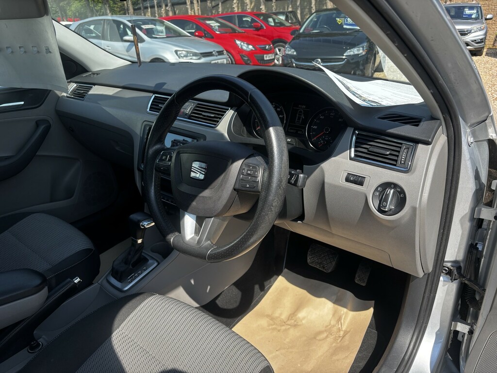 Seat Toledo Hatchback 1.4 Tsi Se 2013 Silver #2
