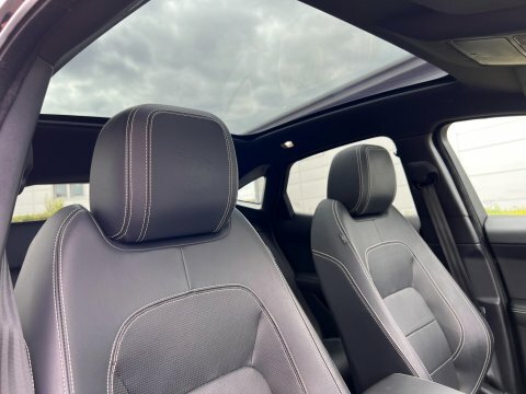 Jaguar E-Pace 2019 19 2.0 Black #4