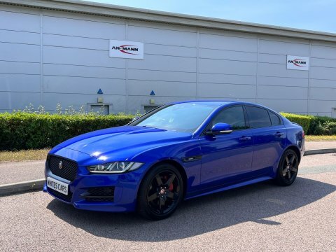 Jaguar XE 2019 19 2.0I Blue #5