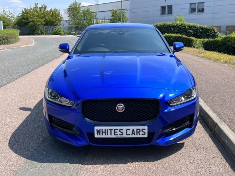 Jaguar XE 2019 19 2.0I Blue #4