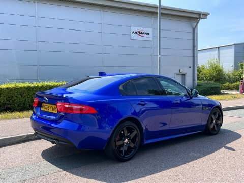 Jaguar XE 2019 19 2.0I Blue #3