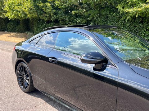 Mercedes-Benz E Class E220d Amg Line Premium 192 Bhp White #11