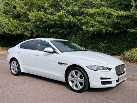 Jaguar XE 2018 18 2.0I White