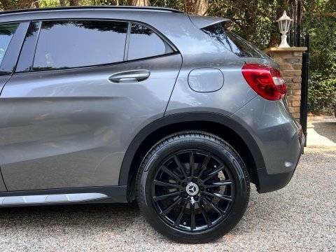 Mercedes-Benz GLA Class Gla220 Cdi 4Matic Black #14