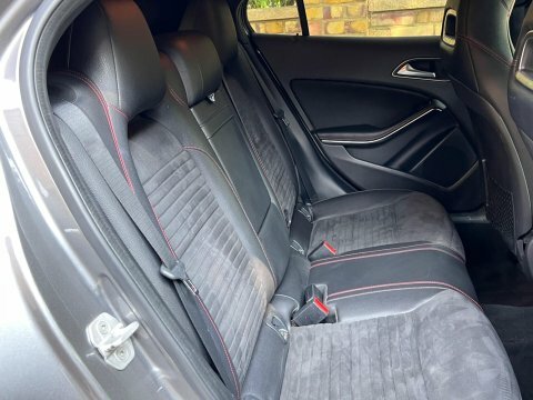 Mercedes-Benz GLA Class Gla220 Cdi 4Matic Black #30