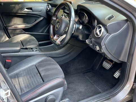 Mercedes-Benz GLA Class Gla220 Cdi 4Matic Black #57