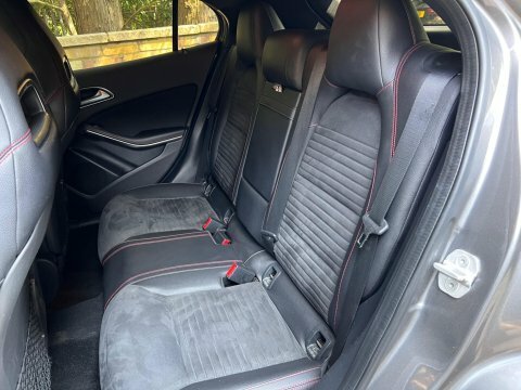 Mercedes-Benz GLA Class Gla220 Cdi 4Matic Black #28