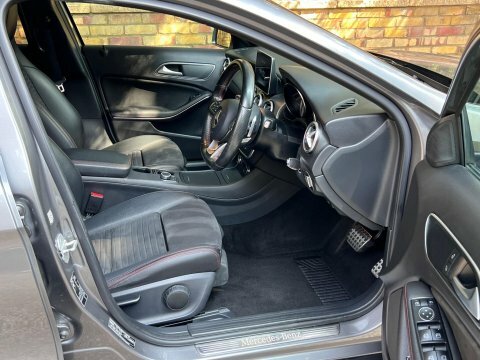 Mercedes-Benz GLA Class Gla220 Cdi 4Matic Black #18