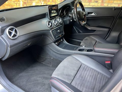 Mercedes-Benz GLA Class Gla220 Cdi 4Matic Black #22