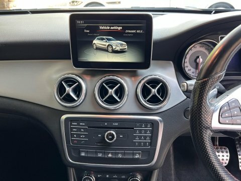 Mercedes-Benz GLA Class Gla220 Cdi 4Matic Black #21