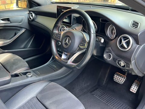 Mercedes-Benz GLA Class Gla220 Cdi 4Matic Black #19