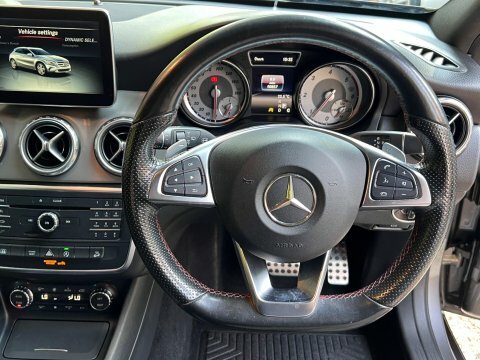 Mercedes-Benz GLA Class Gla220 Cdi 4Matic Black #10