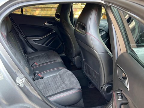 Mercedes-Benz GLA Class Gla220 Cdi 4Matic Black #31