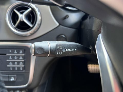 Mercedes-Benz GLA Class Gla220 Cdi 4Matic Black #41