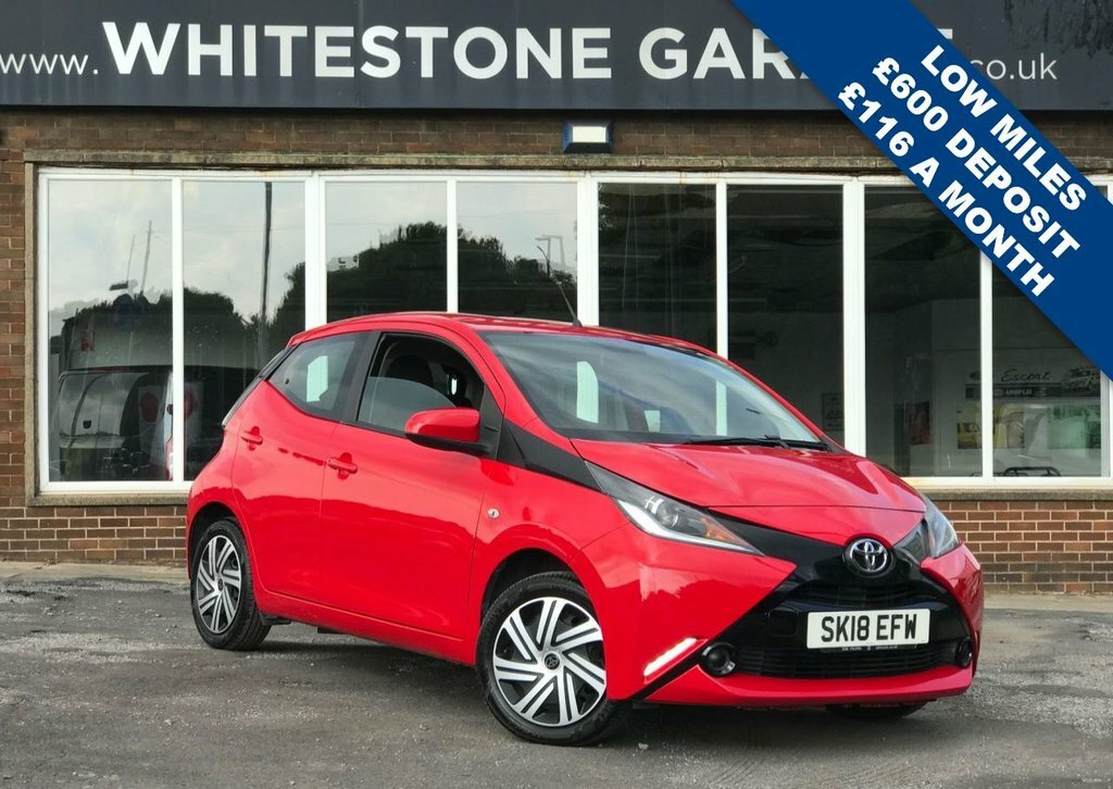 Toyota Aygo 1L X-play Red