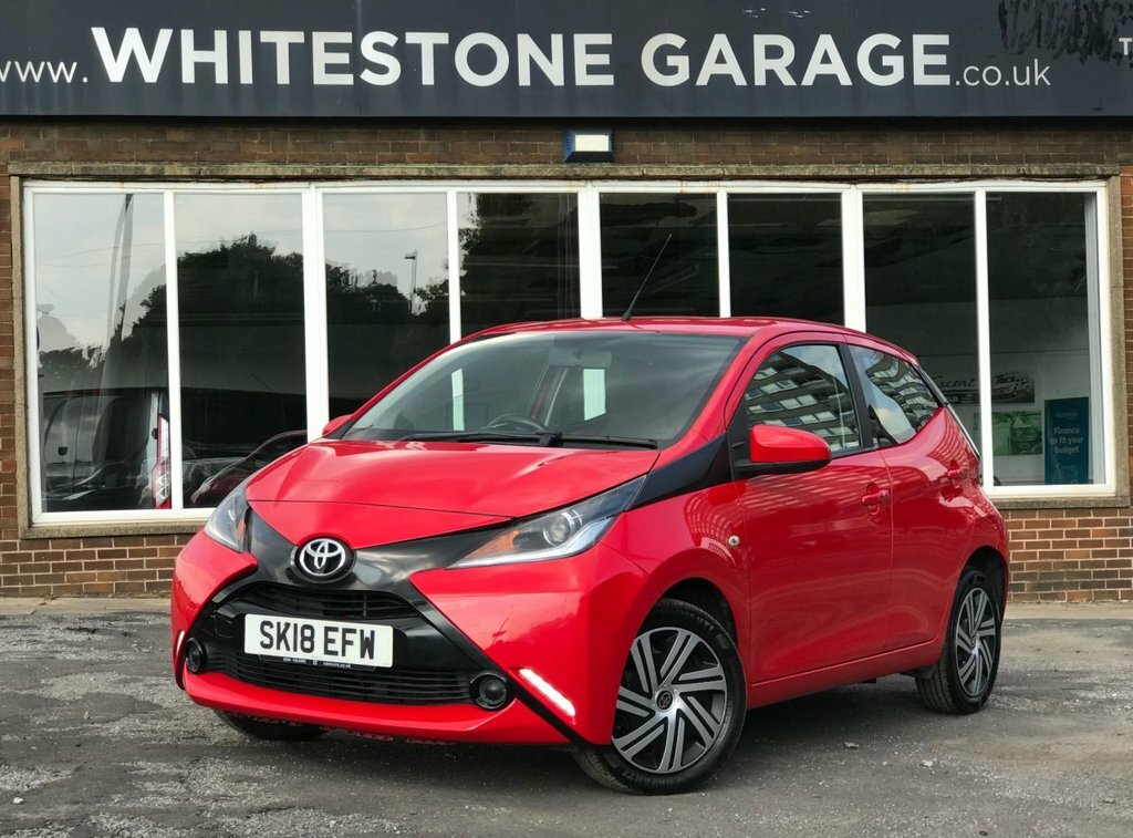 Toyota Aygo 1L X-play Red #2