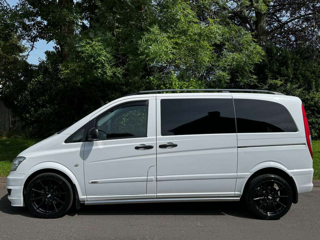 Mercedes-Benz Vito 122Cdi Window Van Black #2