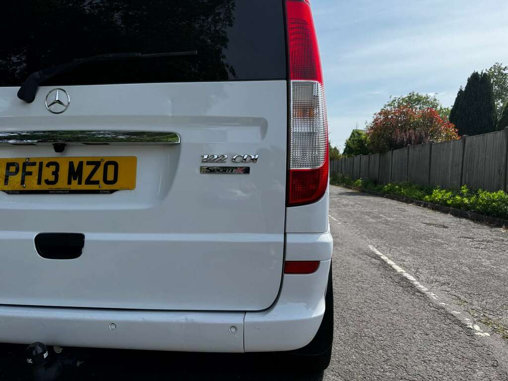 Mercedes-Benz Vito 122Cdi Window Van Black #14